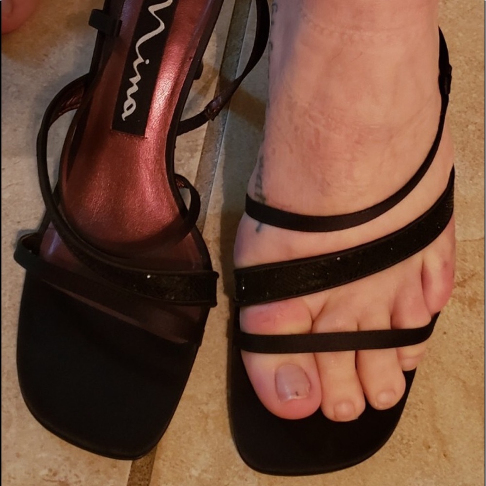 heels - Picture 2 of 2